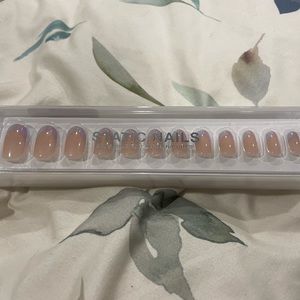 Static Nails